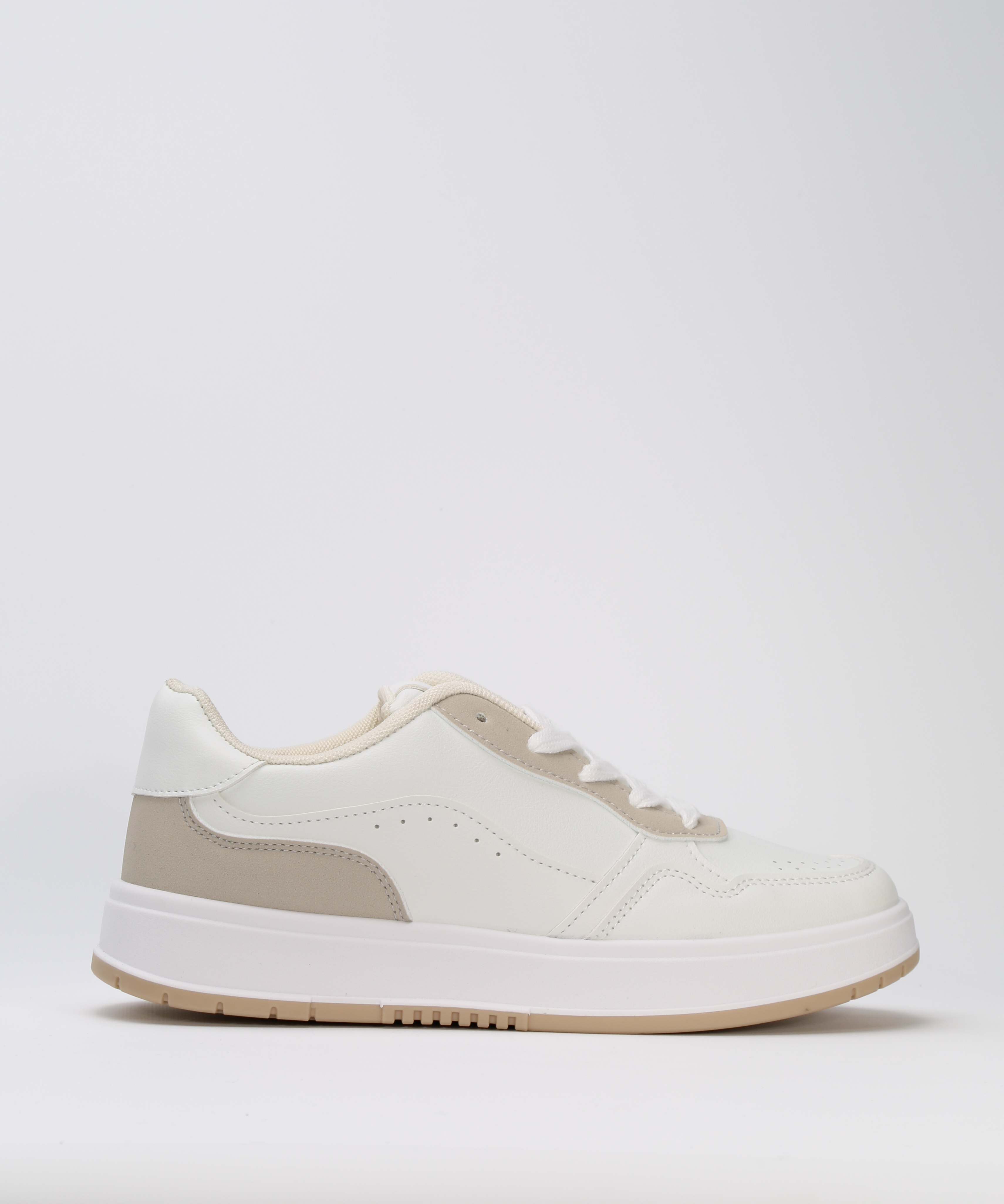 Zapatilla detalle bicolor